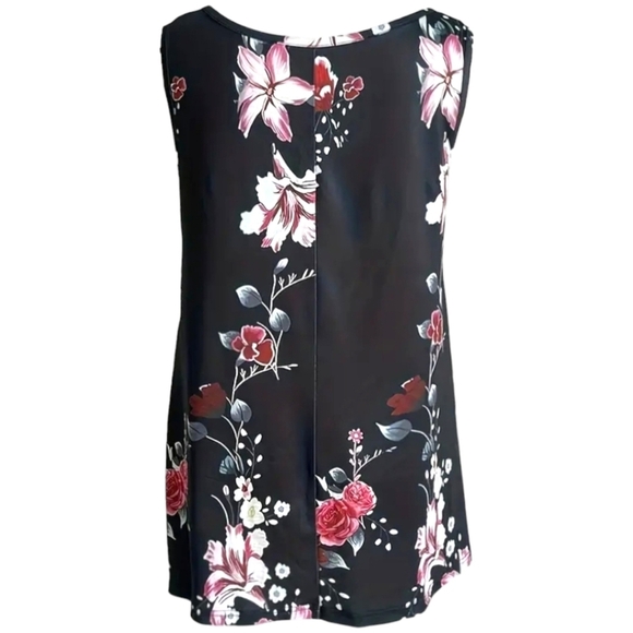 Floral Tank Top With Buttons - Picture 4 of 7